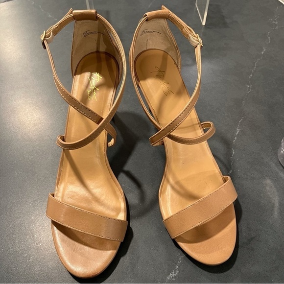 Thalia Sodi sz 11 Darria2 tan vegan strappy heeled sandals - Picture 6 of 16